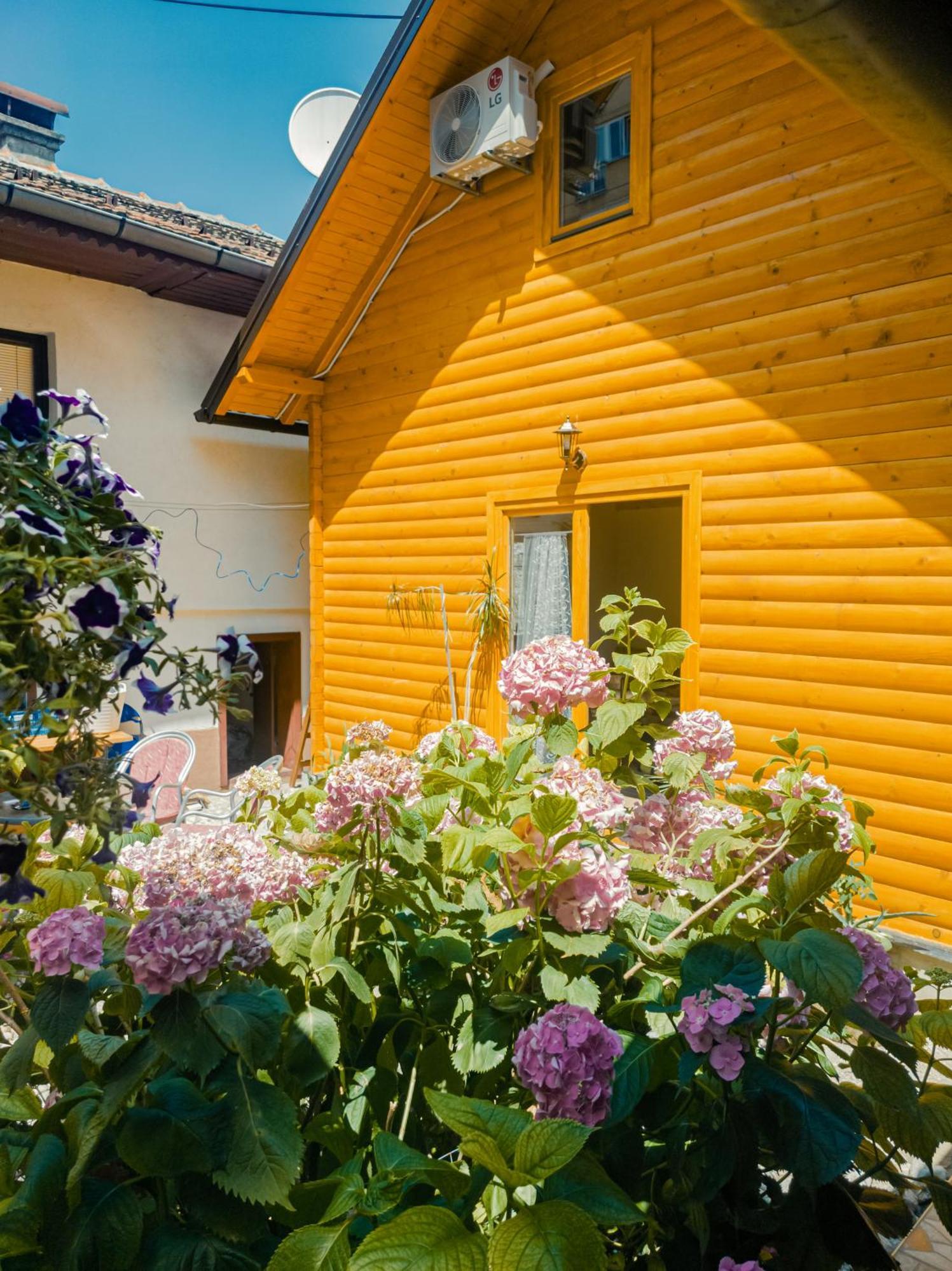 Guest House Nizama'S Place SJJ Exterior foto