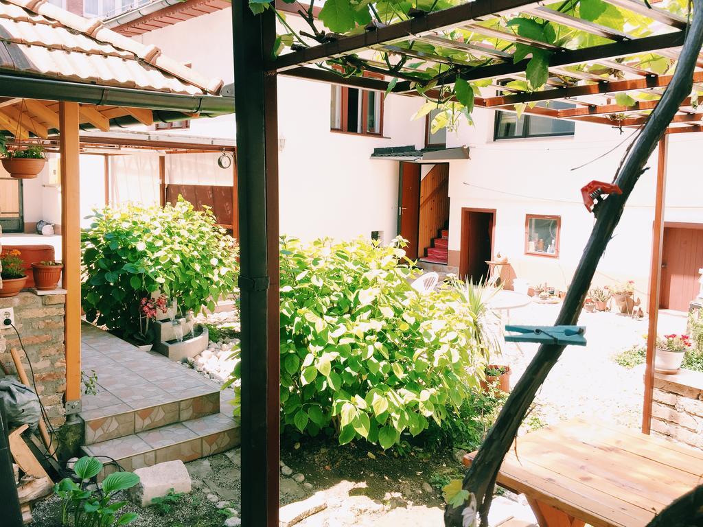 Guest House Nizama'S Place SJJ Exterior foto
